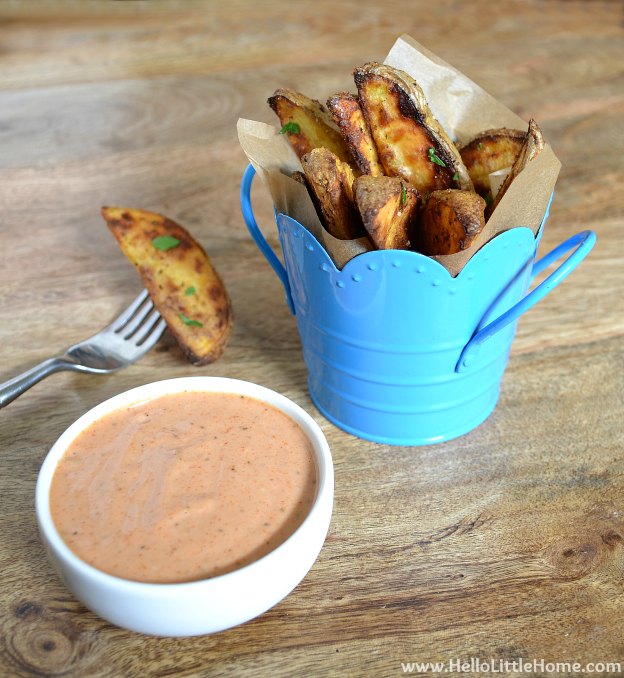You are going to love these Old Bay Roasted Potato Wedges! Get this easy recipe + over 60 more vegetarian summer recipes that are perfect for any occassion! | Hello Little Home
