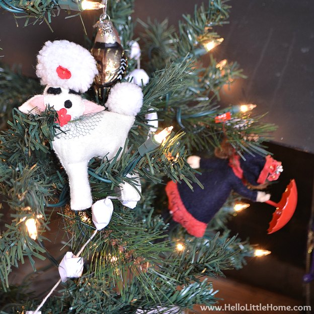 Holiday Apartment Tour: Tree | Hello Little Home #Christmas #holidays #DIY