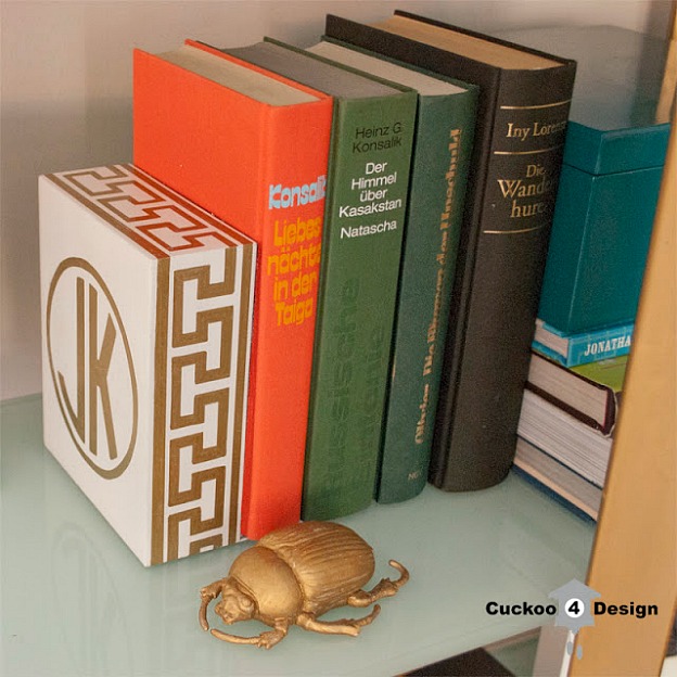 DIY Home Decor Projects: Gold Monogrammed Bookends | Hello Little Home #interiordesign #crafts