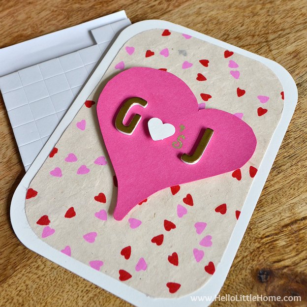 Step-by-step instructions for making 3 easy DIY Valentine's Day cards ... give one to a friend or your sweetie! | Hello Little Home