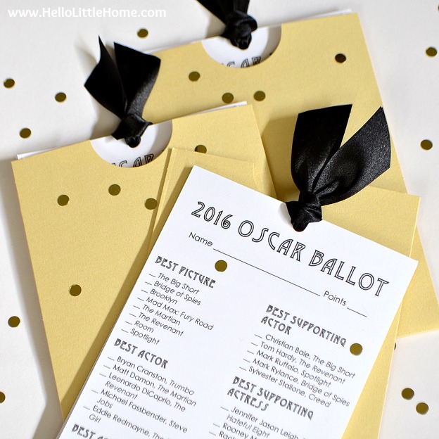 This Free Printable 2016 Oscar Ballot is the perfect addition to your Academy Awards viewing party! | Hello Little Home