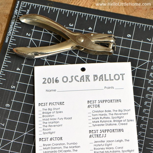 Free Printable 2016 Oscar Ballot, plus easy step-by-step instructions for a beautiful presentation envelope! | Hello Little Home