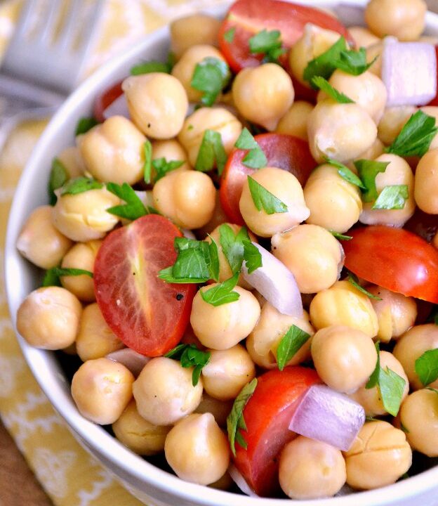 Lemony Chickpea Salad recipe ... a quick, easy vegan side dish that's a wonderful addition to any meal! This simple chickpea salad is bursting with fresh, healthy flavors! Perfect for all your summer BBQs and picnics, and makes a great light meal, too! | Hello Little Home