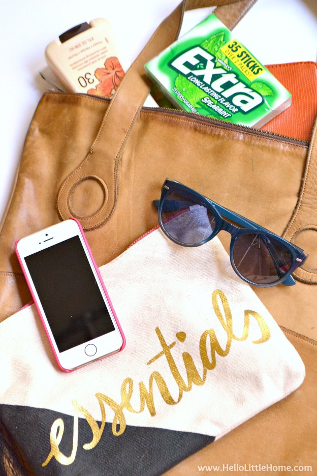 Planning a summer getaway? Make sure to pack these road trips essentials ... everything you need for a fun summer vacation! | Hello LIttle Home