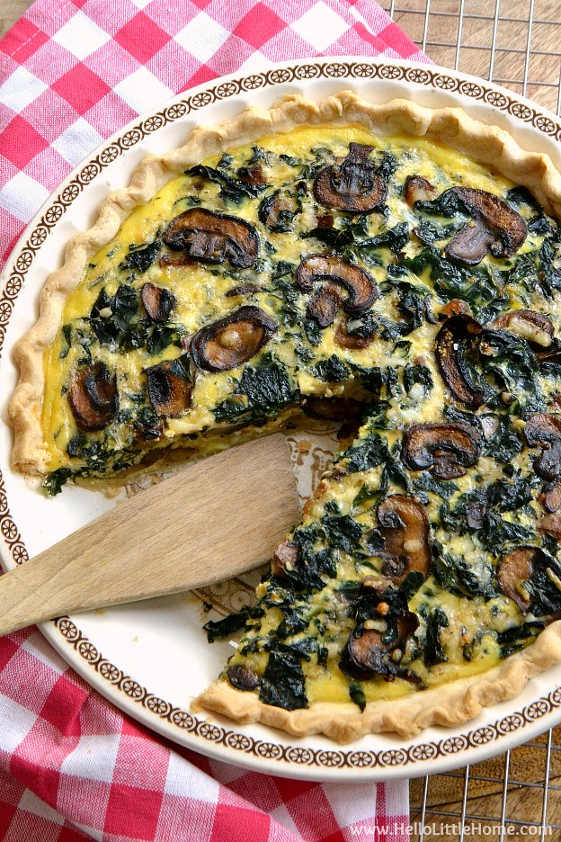 Mushroom, Kale, and Cheddar Quiche ... a delicious vegetarian recipe that everyone will love! This easy veggie quiche recipe is packed with tasty ingredients and is perfect for Easter, brunch, or any meal! | Hello Little Home