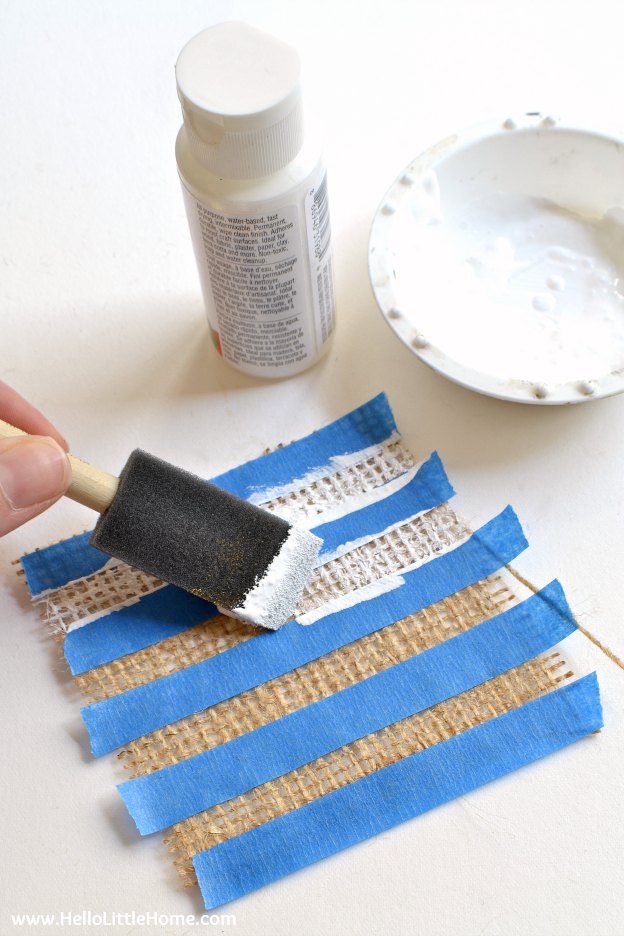 DIY Striped Burlap Coasters ... a super easy + fast tuturial! These simple burlap coasters are fun way to add rustic decor to your home. | Hello Little Home