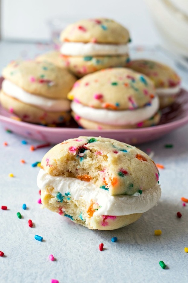 The ultimate Birthday Cake Alternatives roundup ... over 70 delicious recipes perfect for adults and for kids alike, including these Funfetti Whoopie Pies! These fun dessert ideas range from healthy to decadent. Awesome non cake birthday ideas your whole family will love! | Hello Little Home