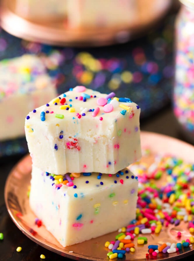 The ultimate Birthday Cake Alternatives roundup ... over 70 delicious recipes perfect for adults and for kids alike, including this Cake Batter Fudge from Sugar Spun Run! These fun dessert ideas range from healthy to decadent. Awesome non cake birthday ideas your whole family will love! | Hello Little Home