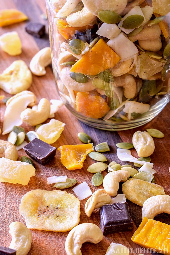 How to make trail mix with simple ingredients.