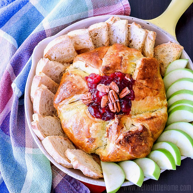 Baked Brie with Cranberries and Pecans
